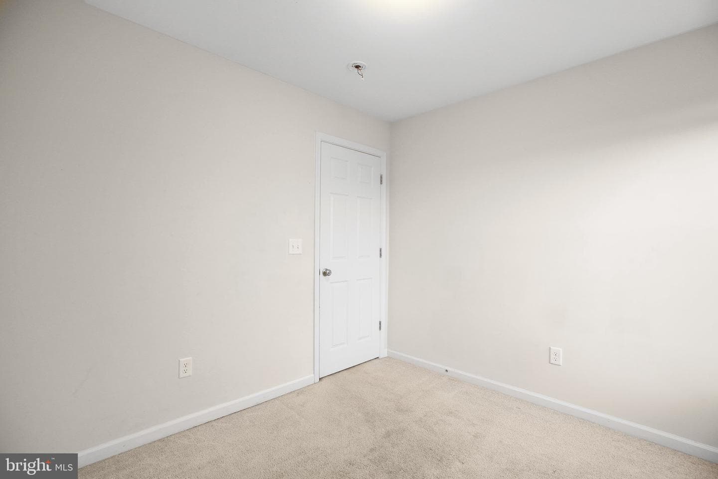 7716 Pilgrim Lane photo 32