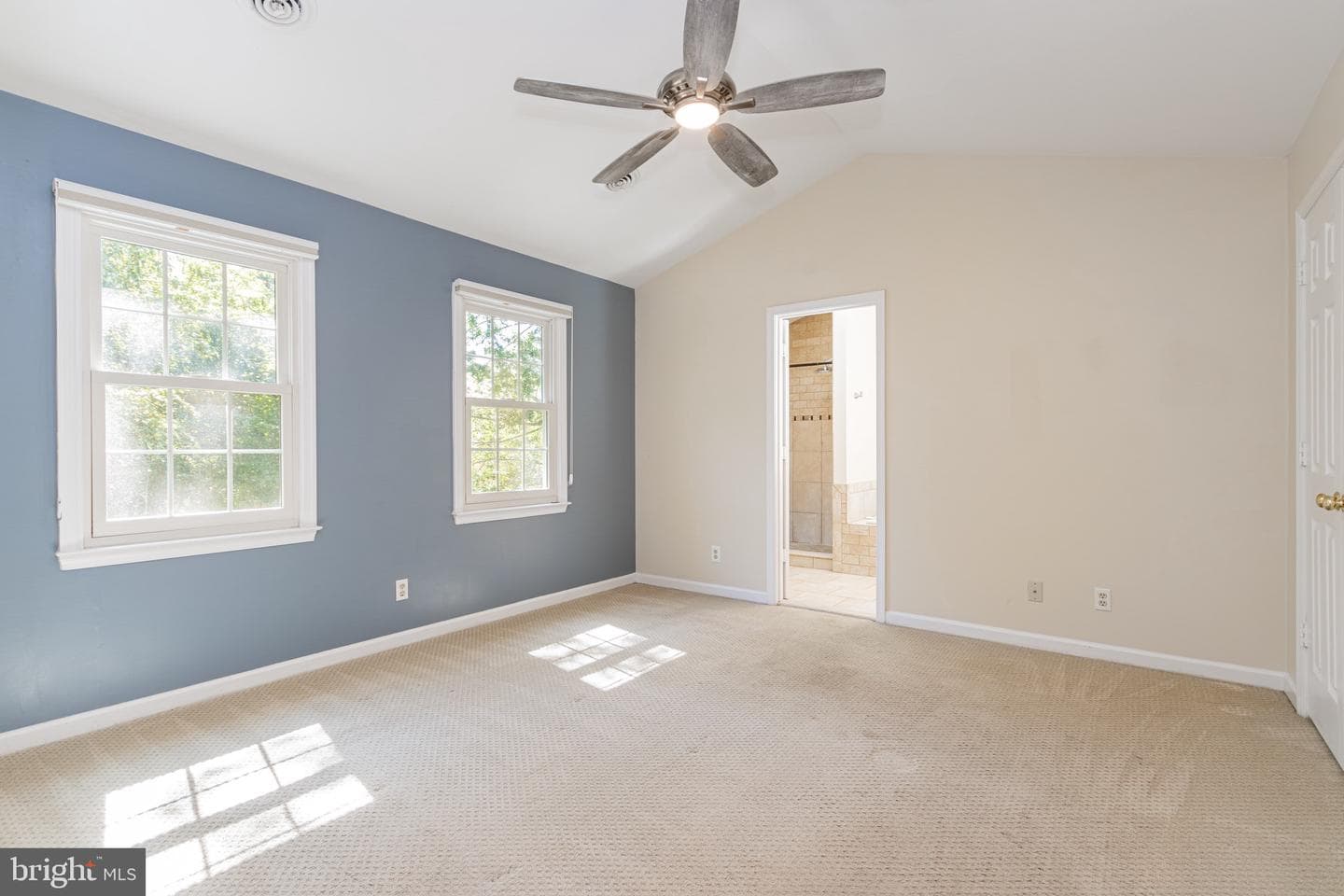 6407 Prospect Street photo 7