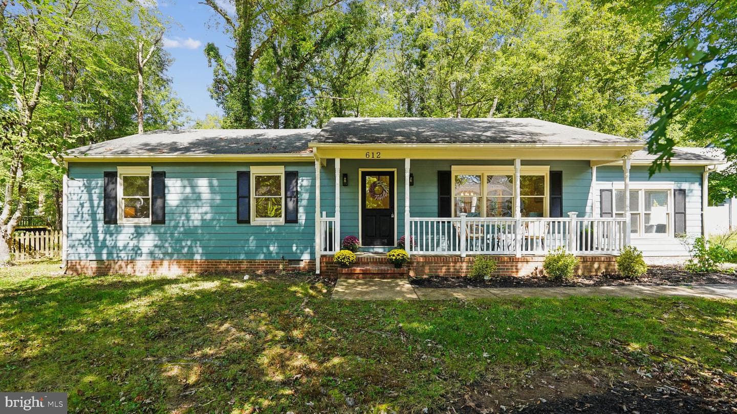 612 Casey Place photo 3