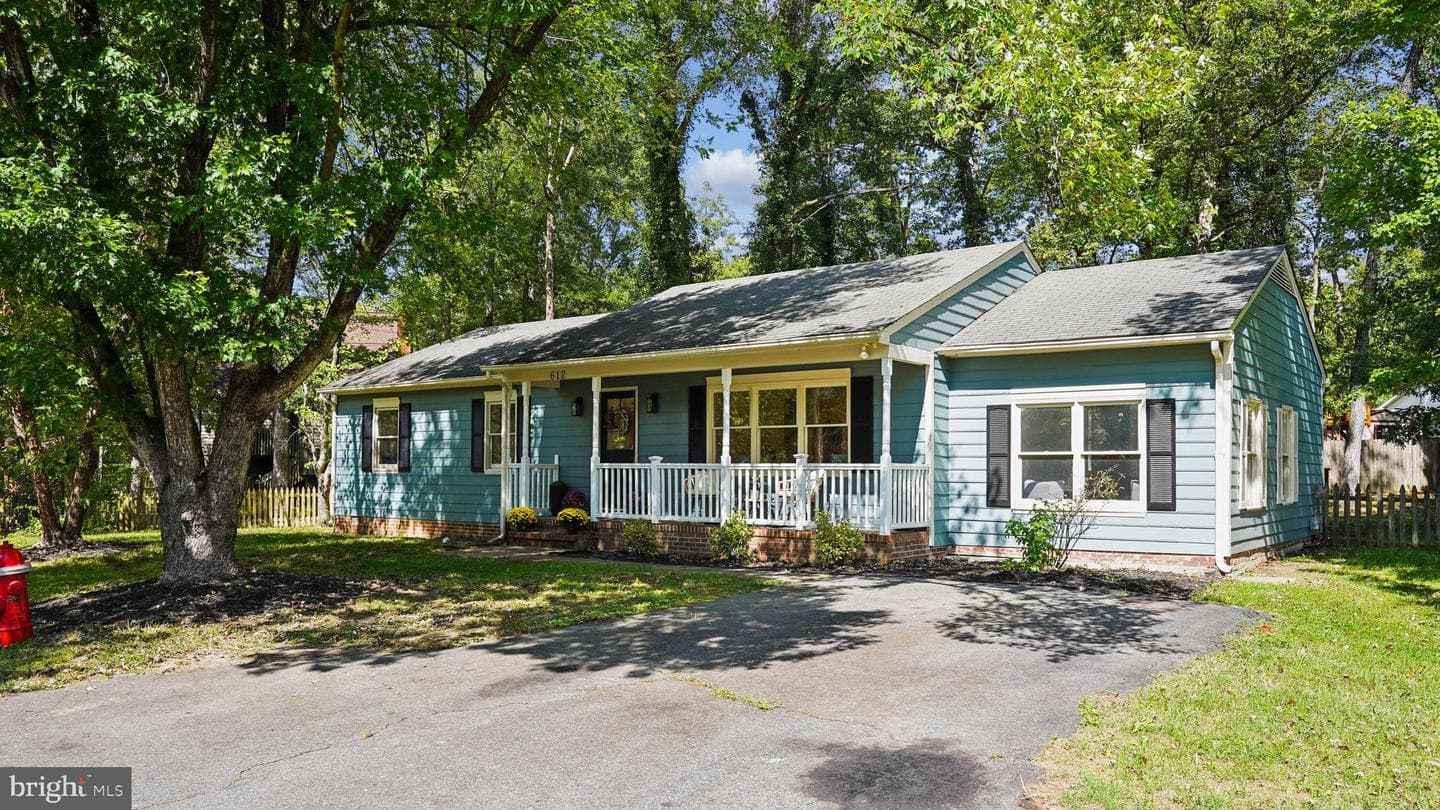 612 Casey Place photo 4