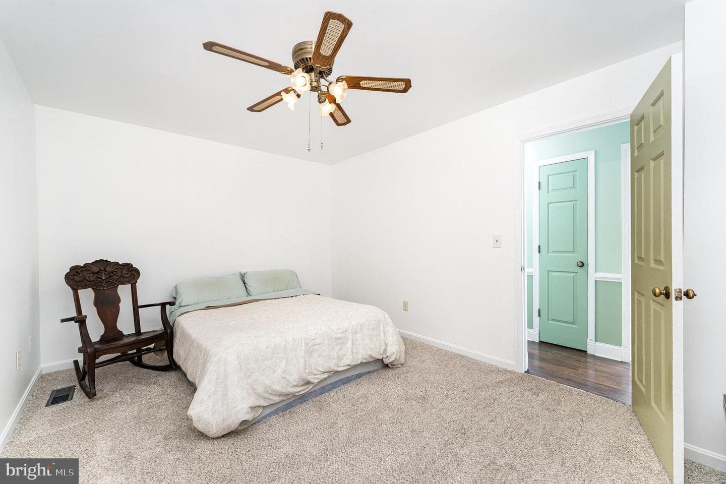 5813 Queens Mill Circle photo 10