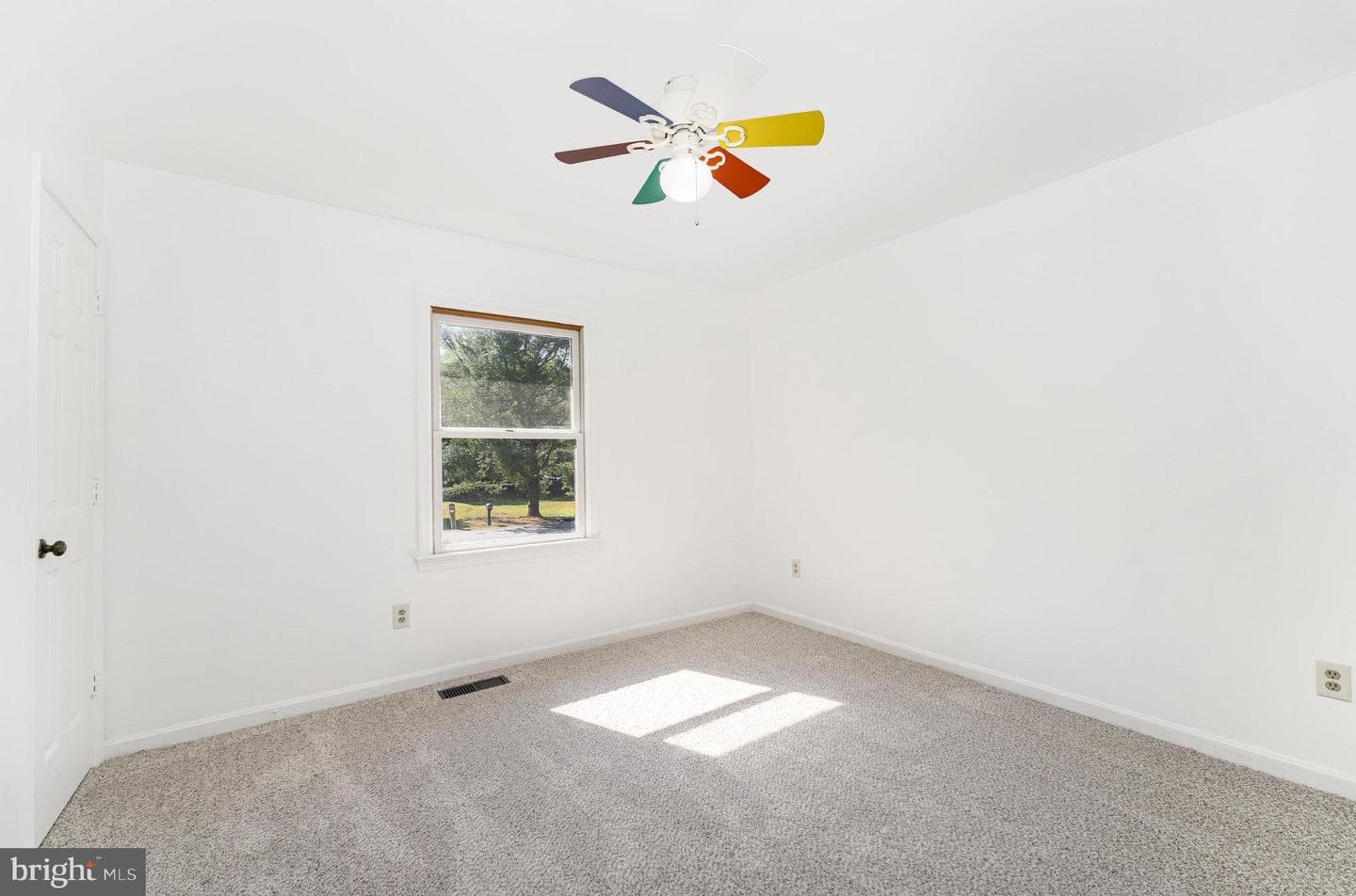 5813 Queens Mill Circle photo 13