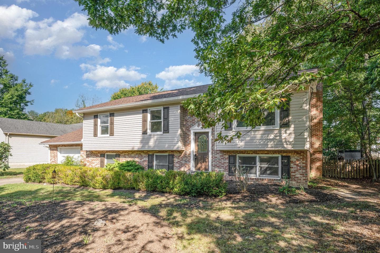 5813 Queens Mill Circle photo 2