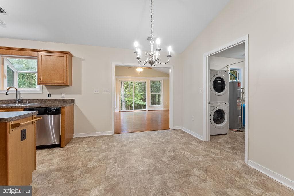 7525 Nyland Road photo 10