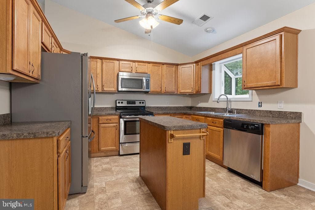 7525 Nyland Road photo 11