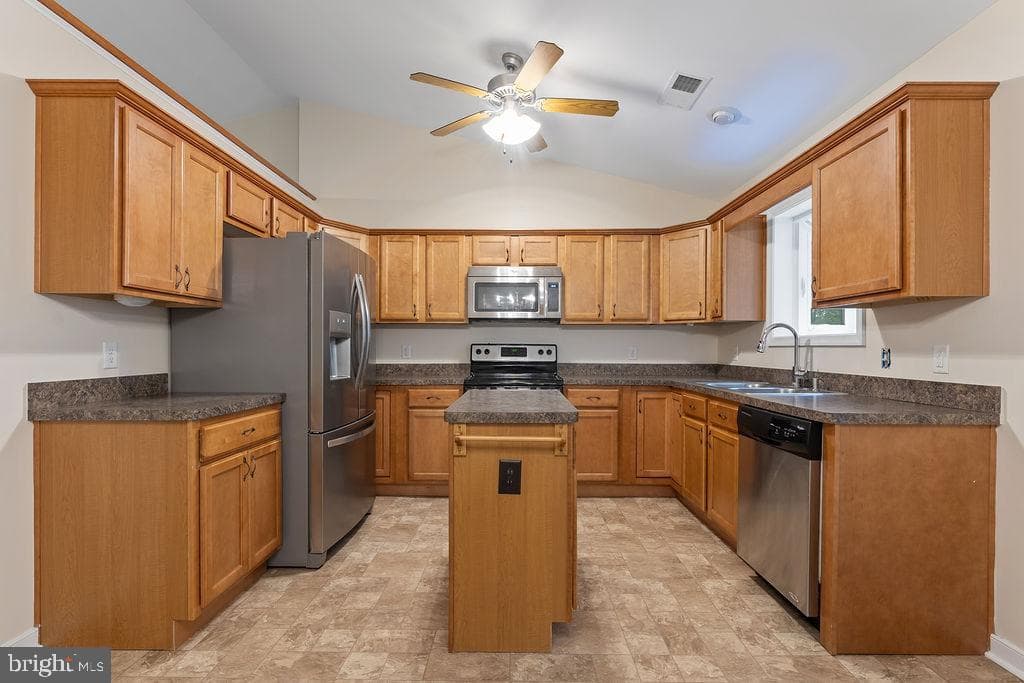 7525 Nyland Road photo 12