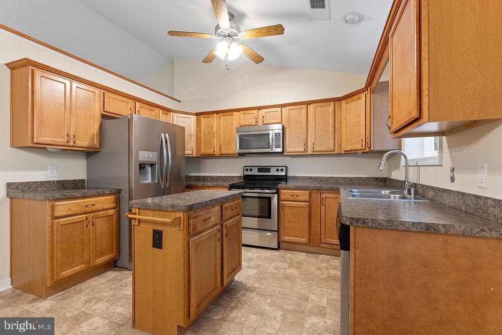 7525 Nyland Road photo 13
