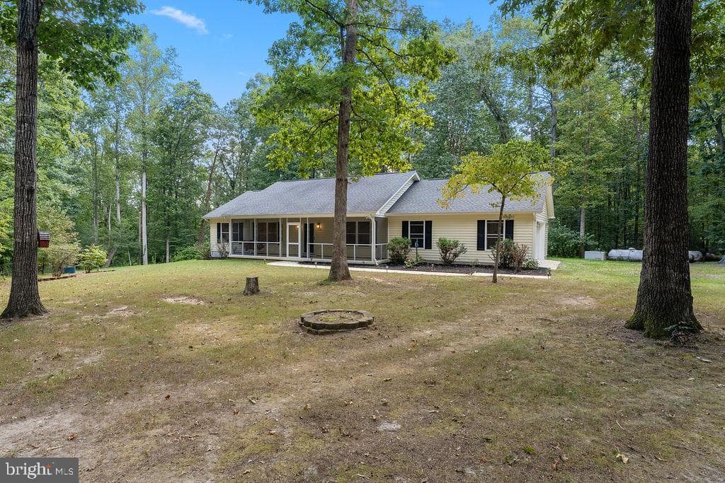 7525 Nyland Road photo 2