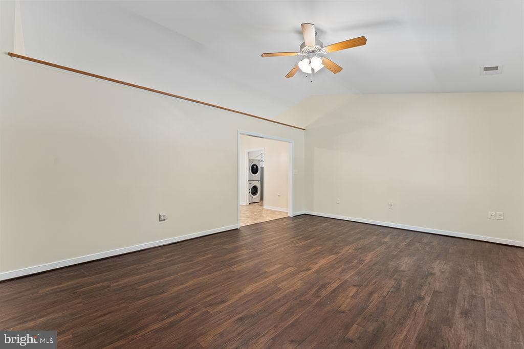 7525 Nyland Road photo 5