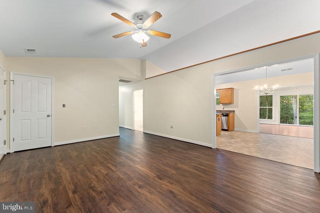 7525 Nyland Road photo 9