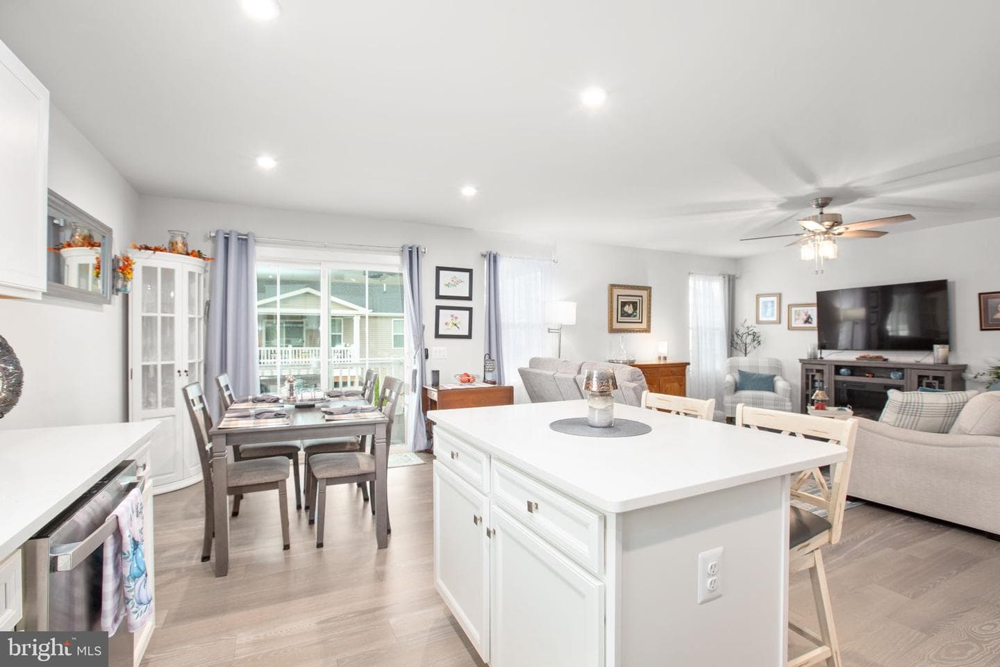 7411 Brentford Terrace photo 4