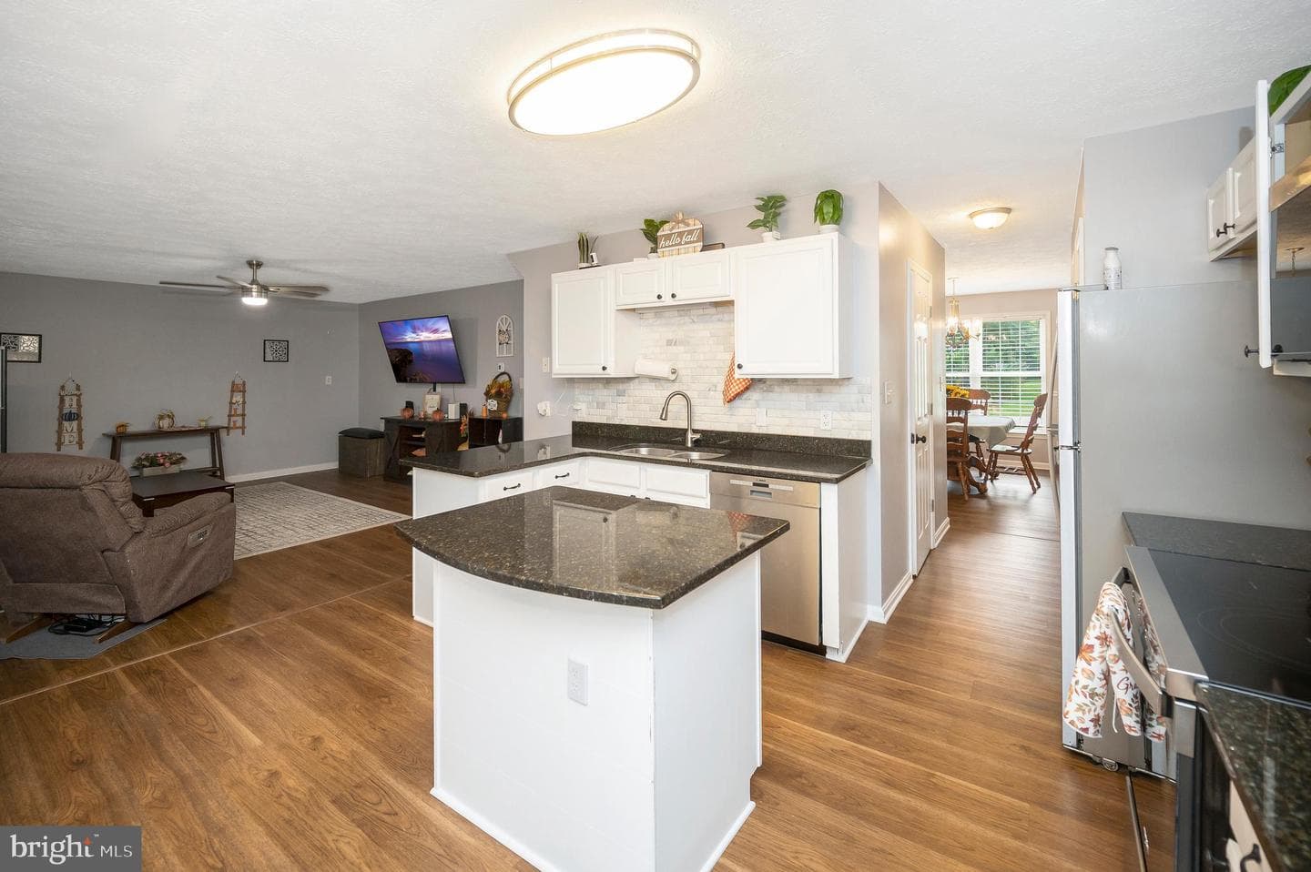 5109 Brookshire Court W photo 18