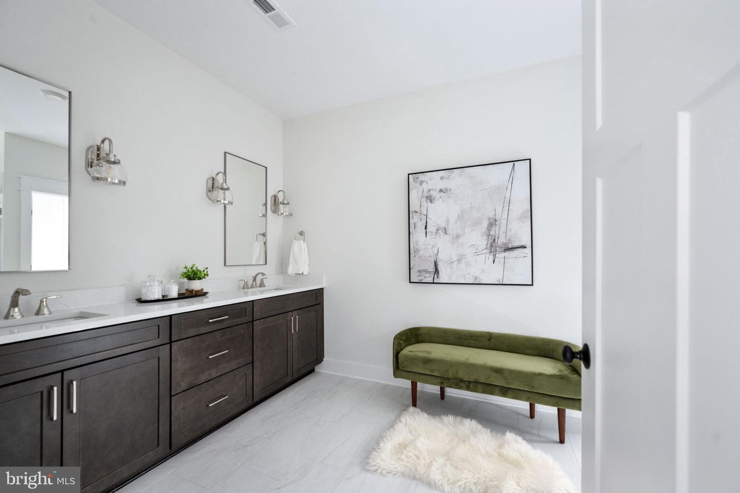 8537 Highclere Lane photo 33
