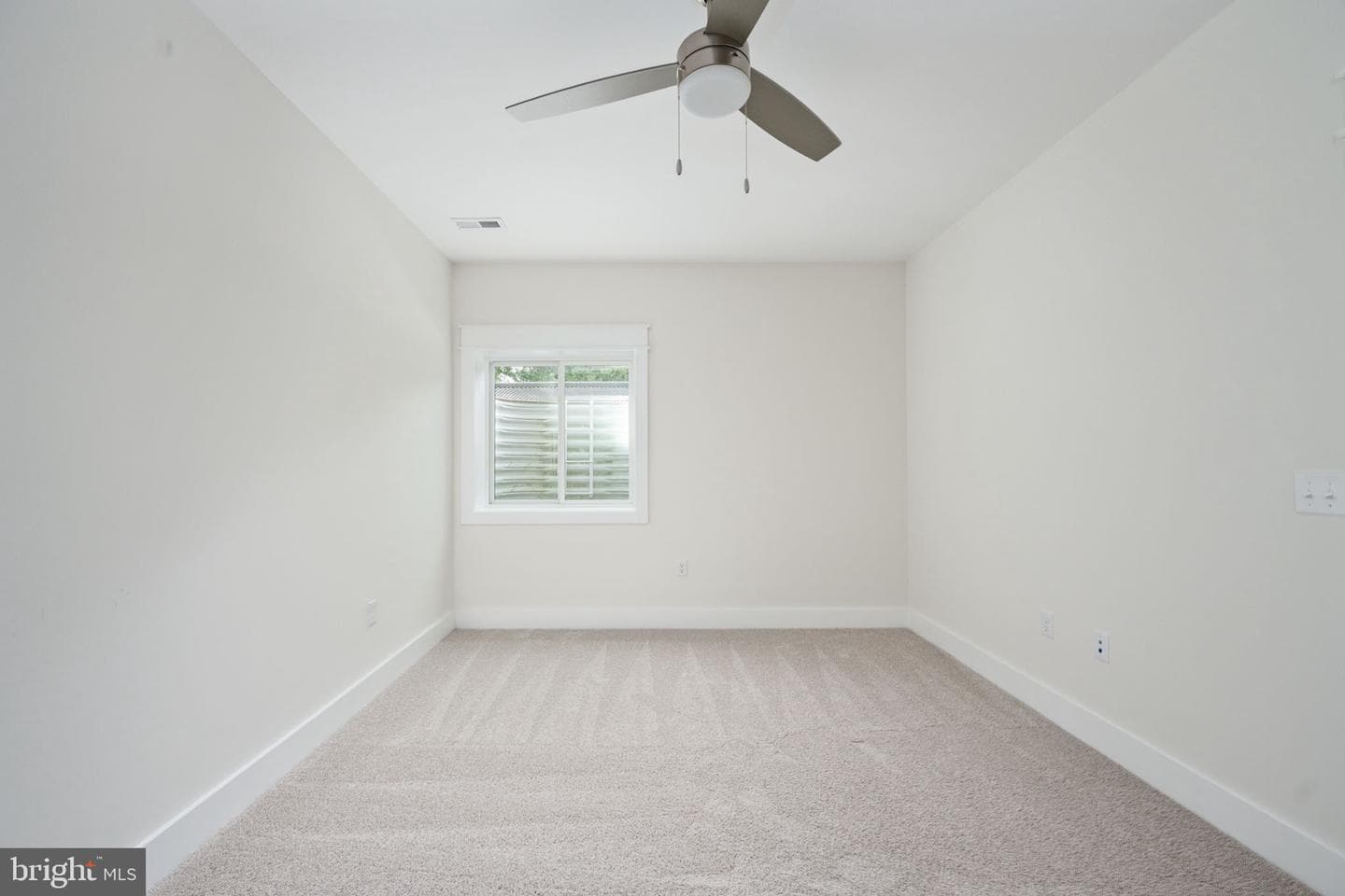 8537 Highclere Lane photo 70