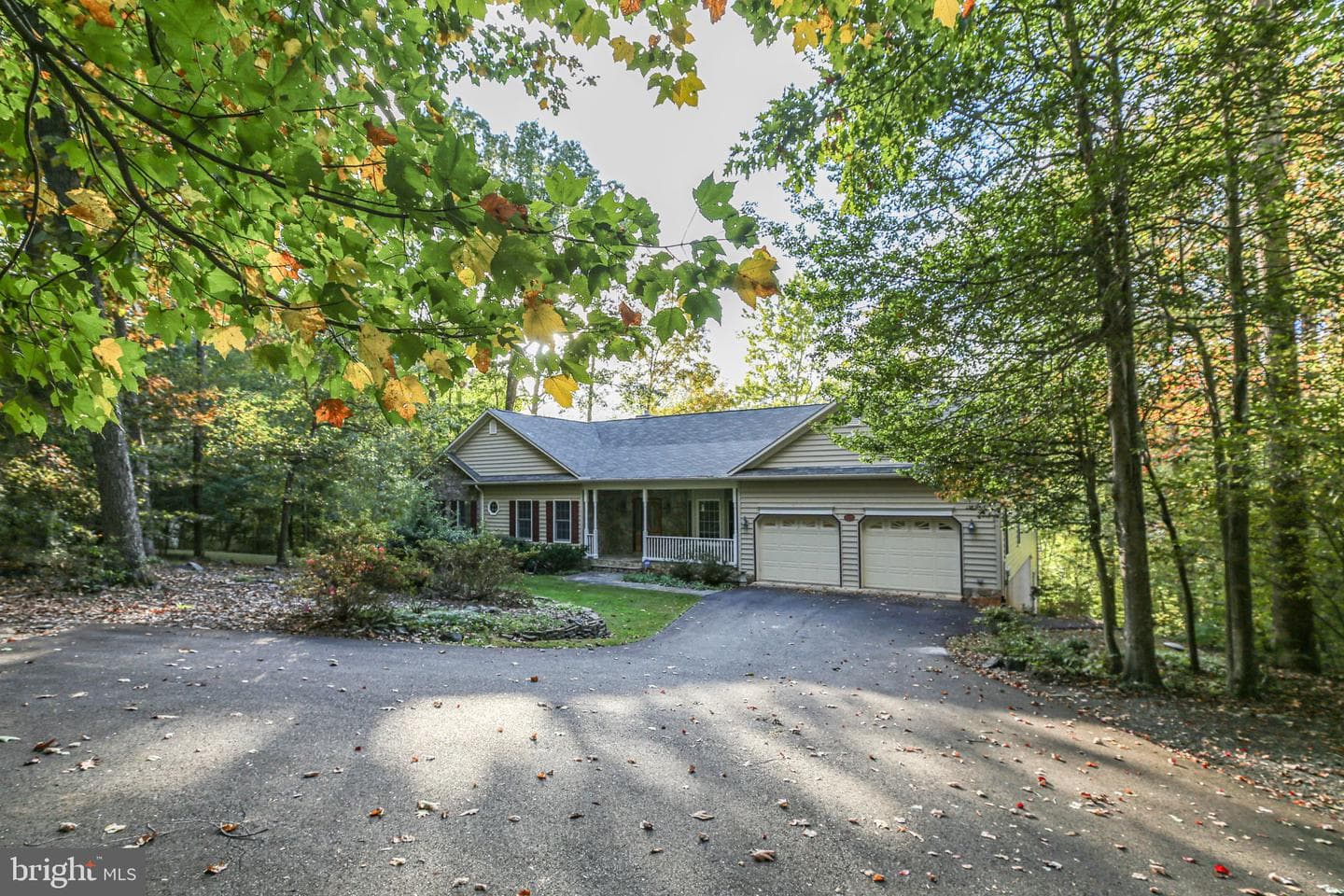 12805 Lake Wilderness Lane photo 2