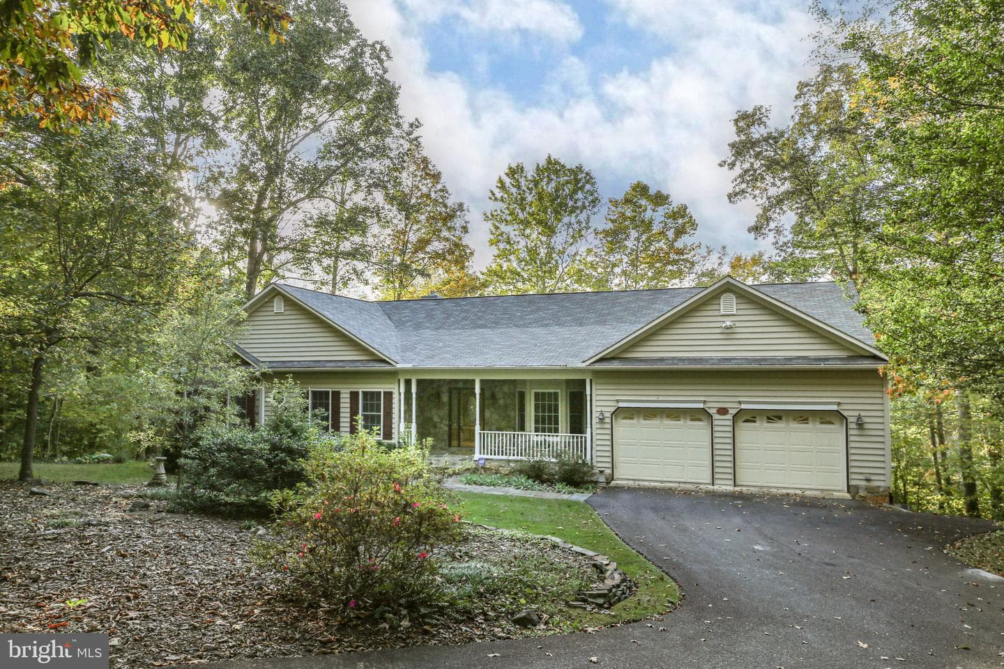 12805 Lake Wilderness Lane photo 4