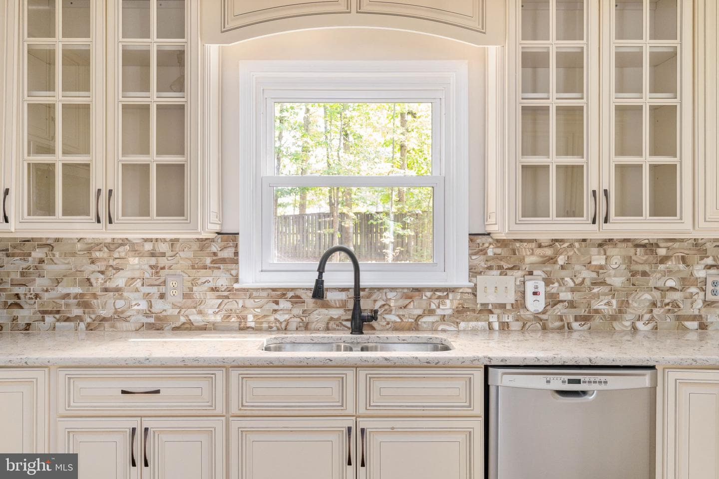 9801 Kenmore photo 17