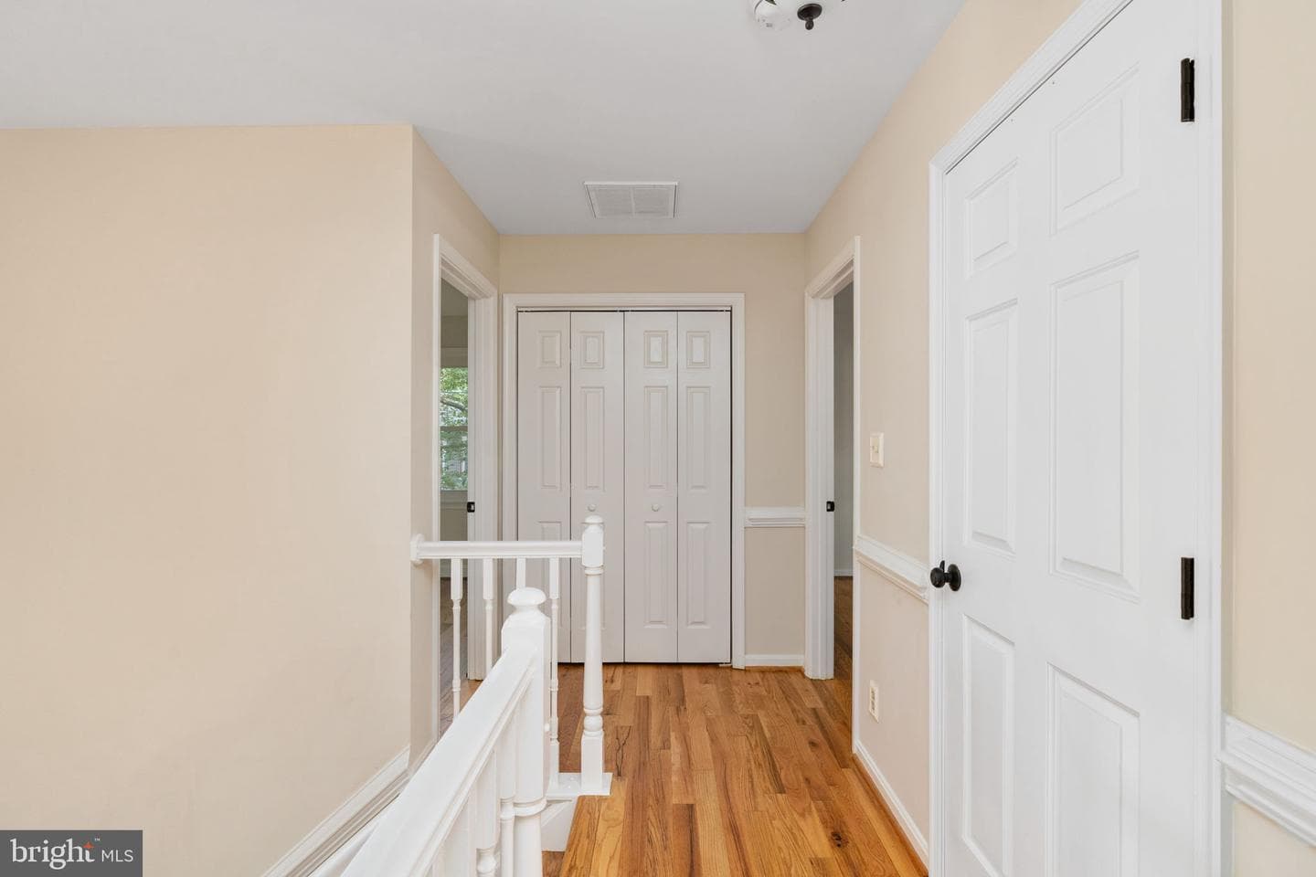 9801 Kenmore photo 28