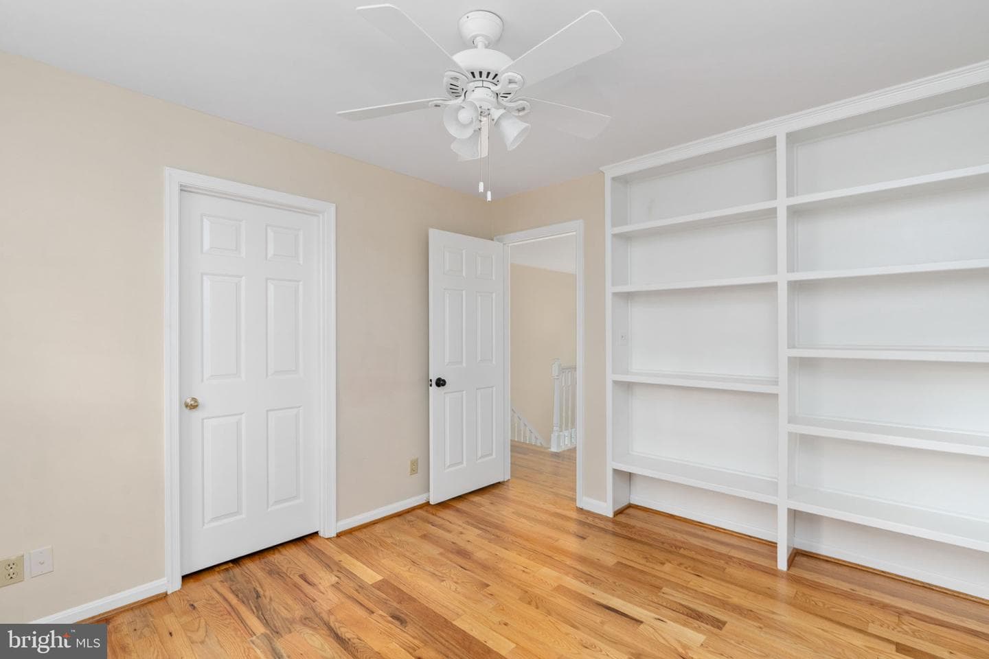 9801 Kenmore photo 32