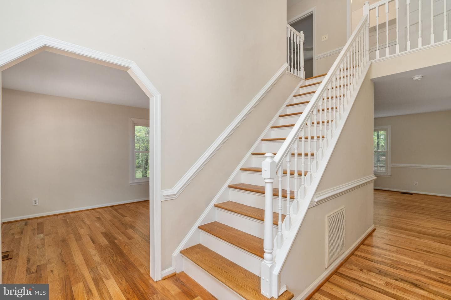 9801 Kenmore photo 4