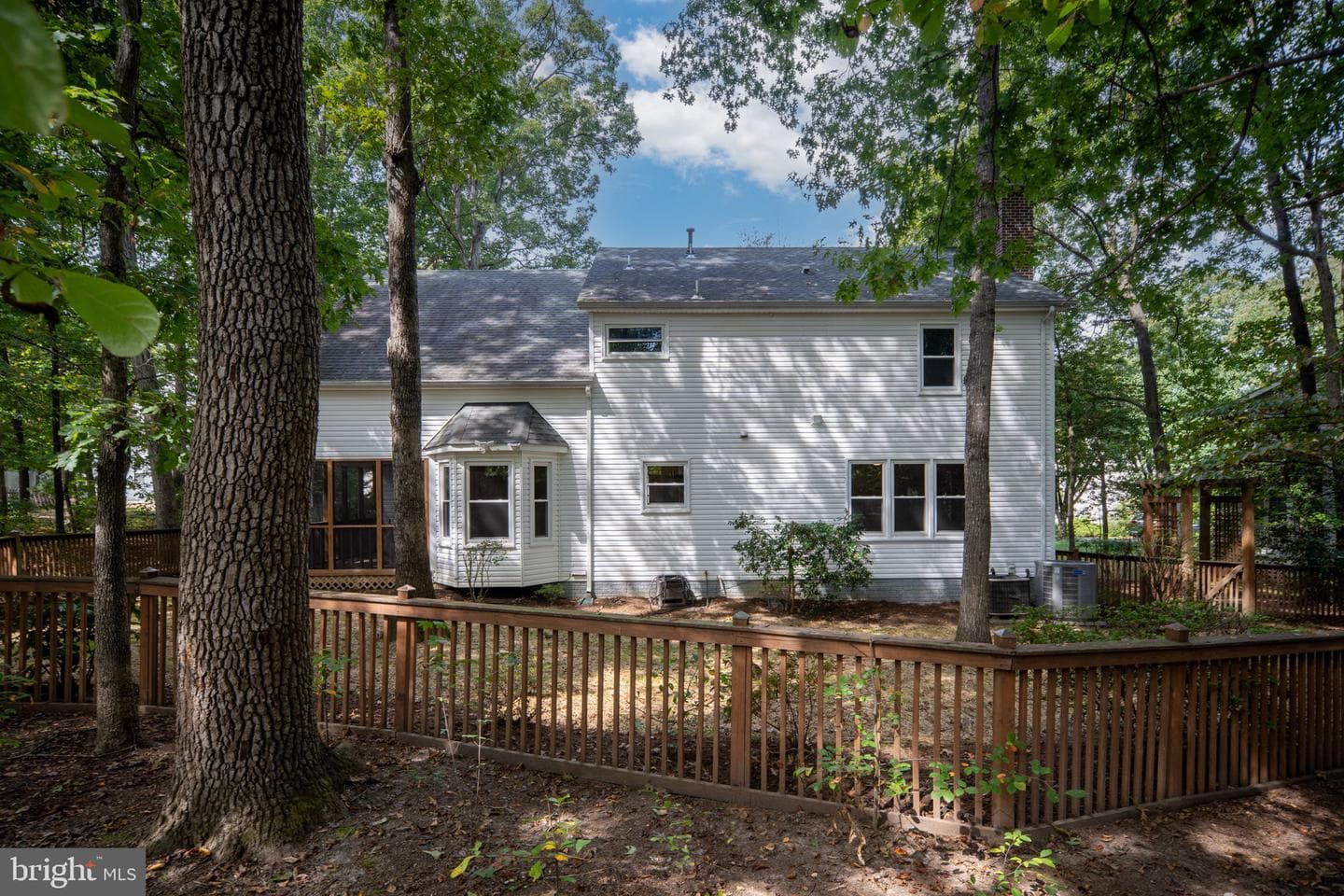 9801 Kenmore photo 45