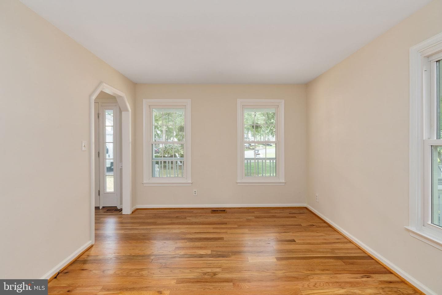 9801 Kenmore photo 6