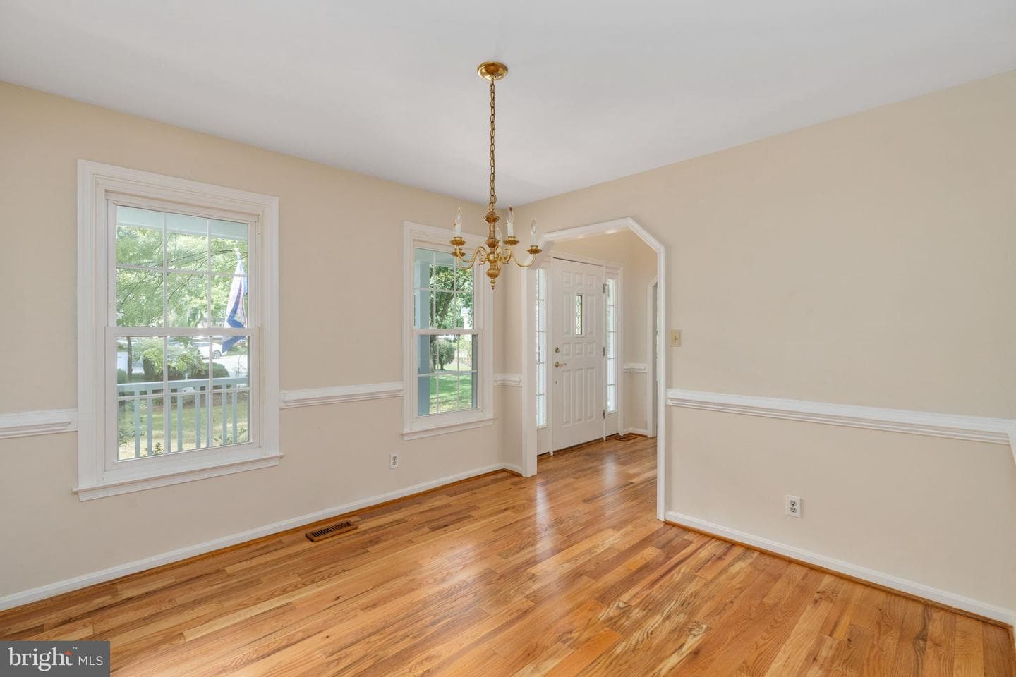 9801 Kenmore photo 7