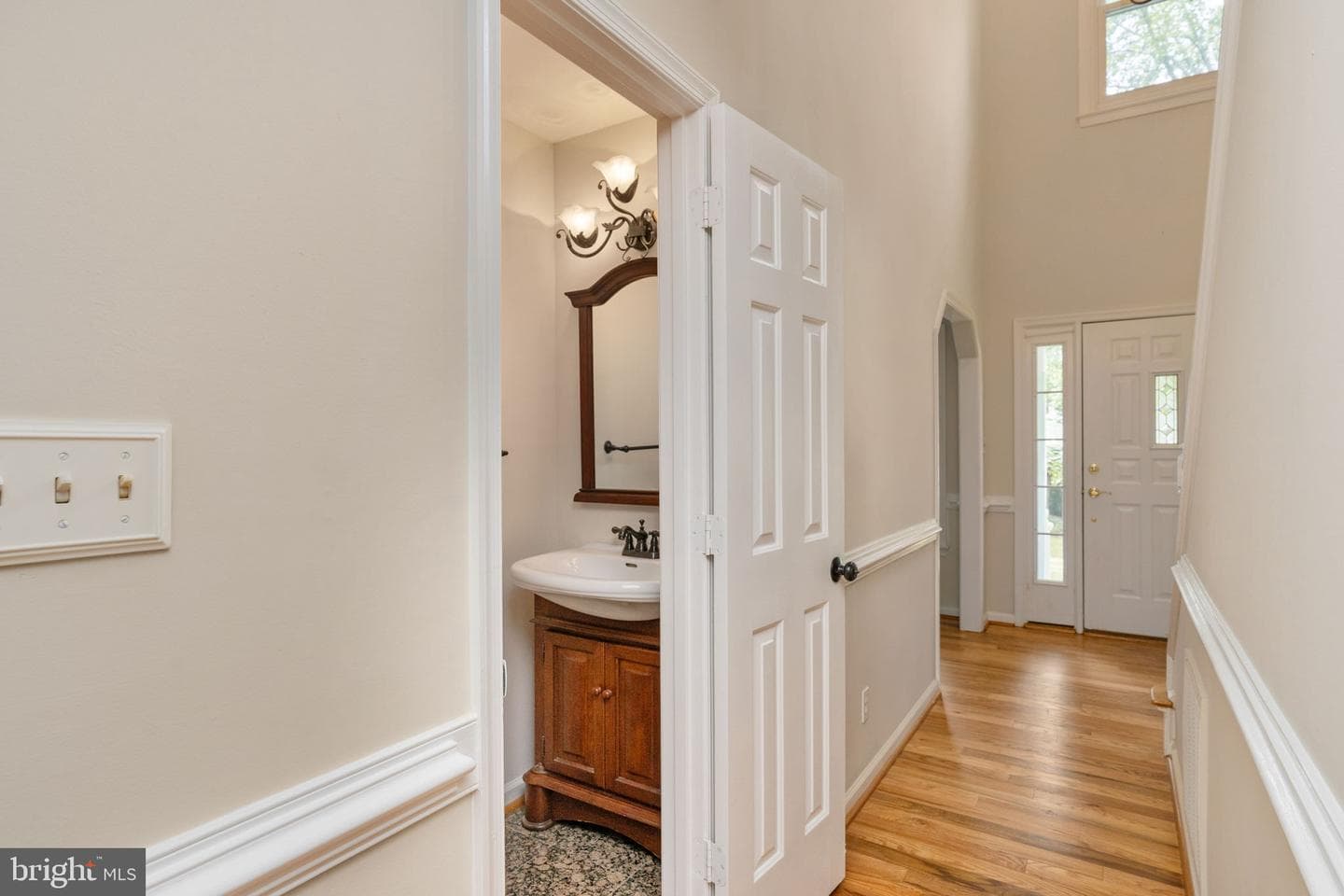 9801 Kenmore photo 8