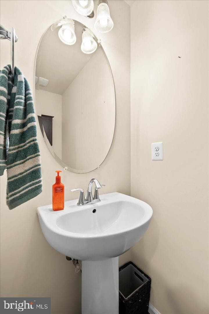 2338 Drake Ln photo 8
