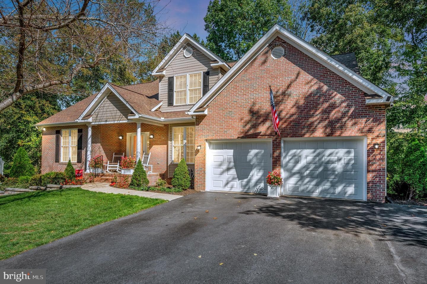 10219 Colechester Street photo 1