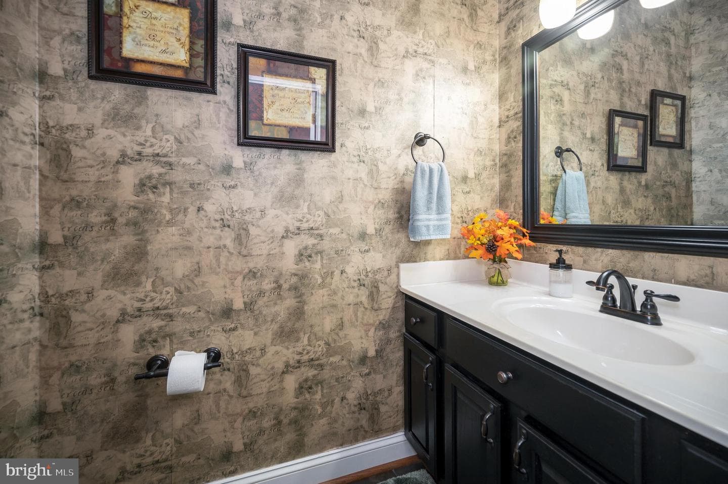 10219 Colechester Street photo 13