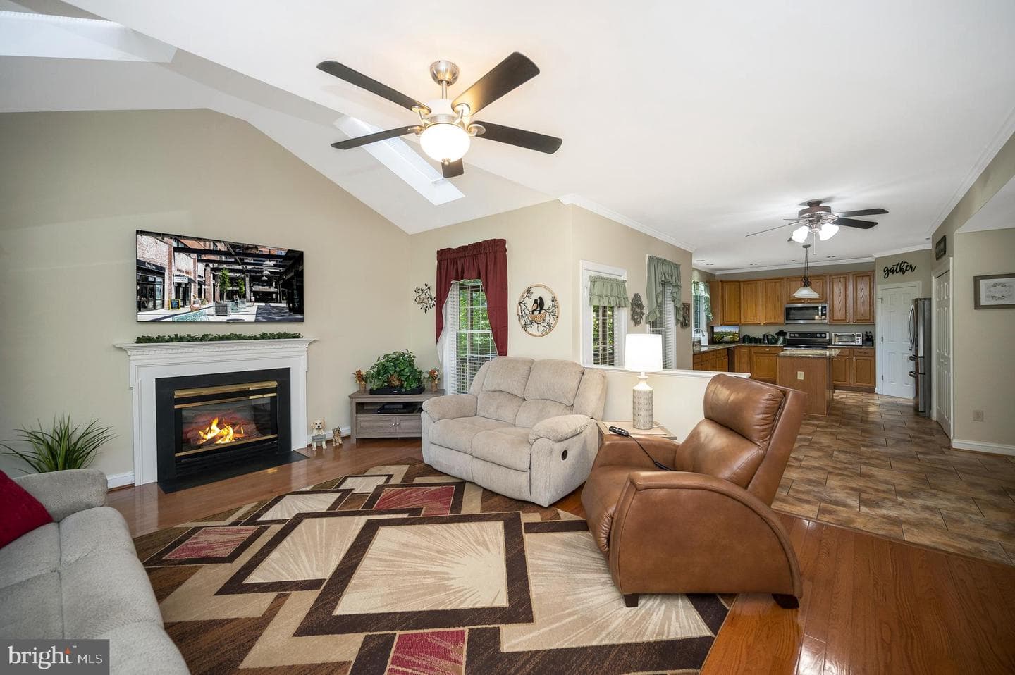10219 Colechester Street photo 14
