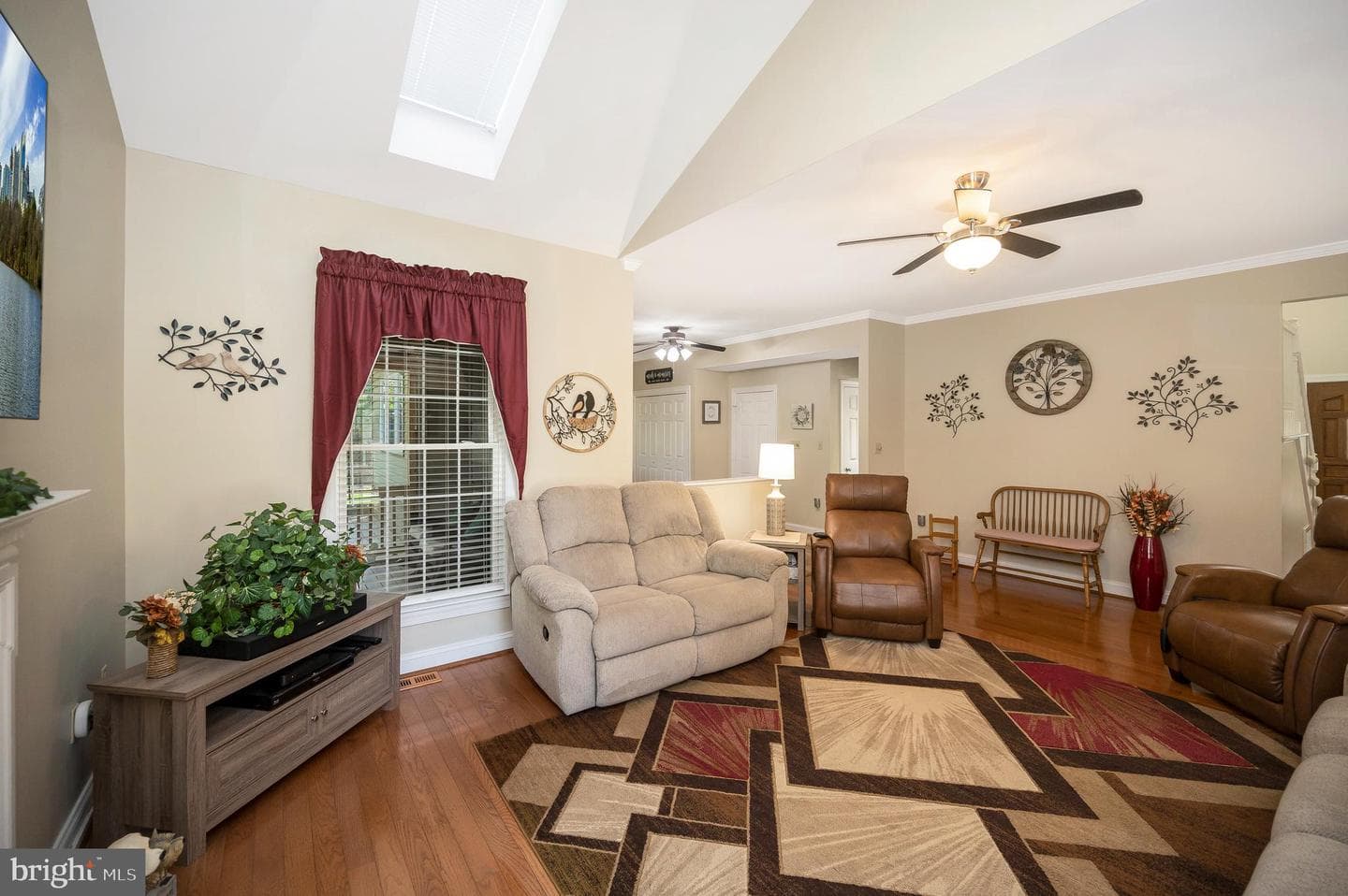10219 Colechester Street photo 16