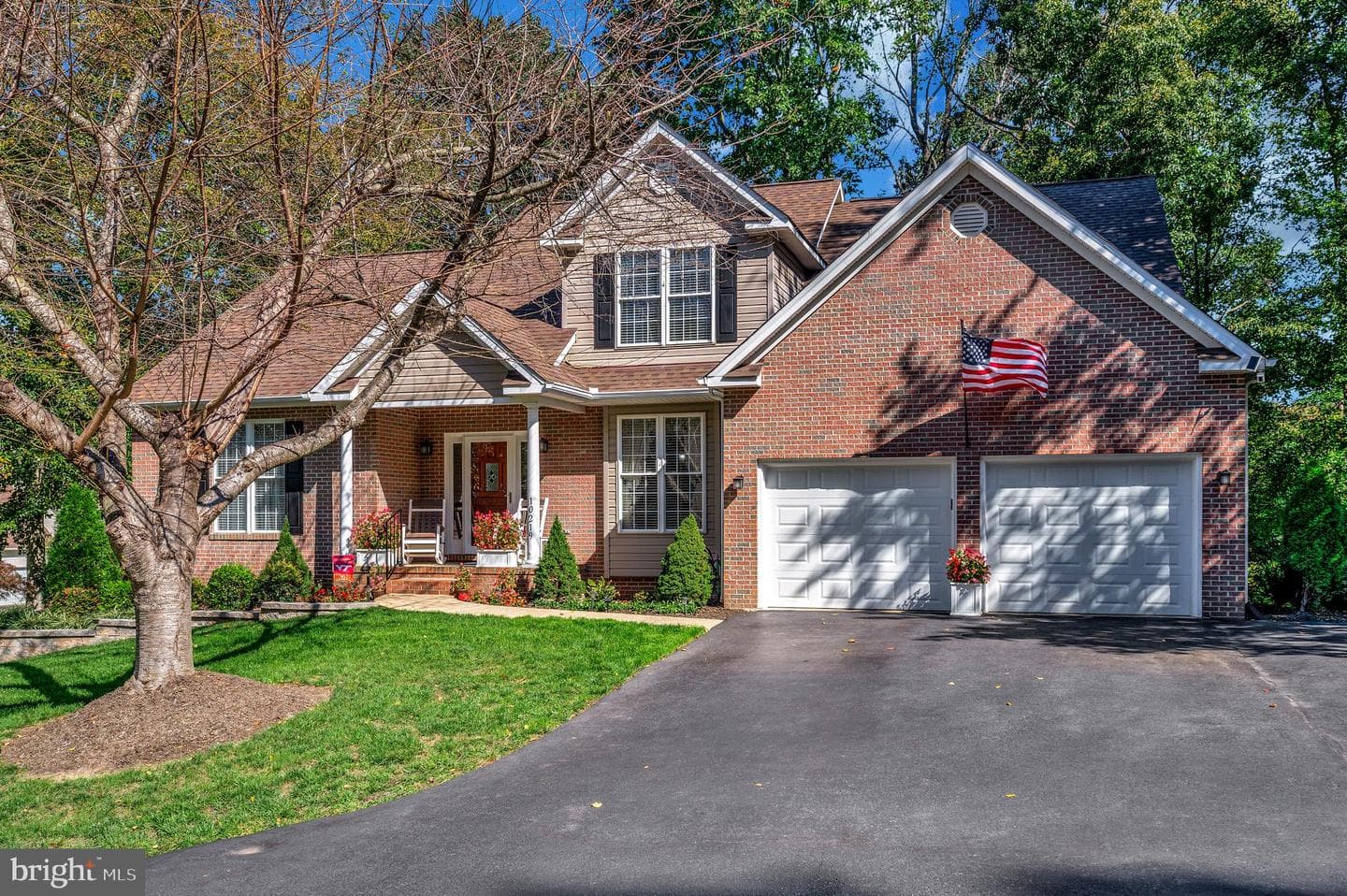 10219 Colechester Street photo 2