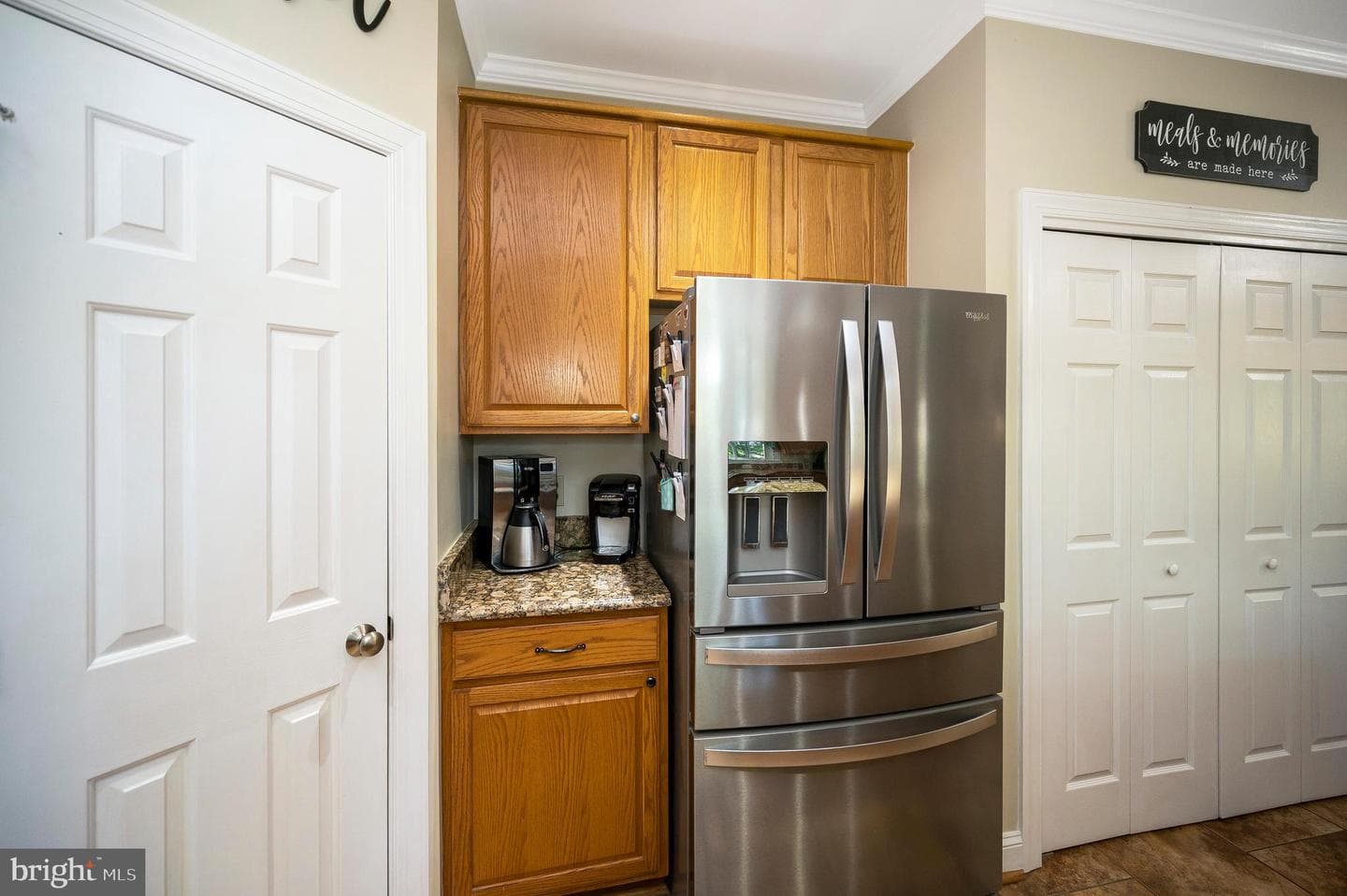 10219 Colechester Street photo 22