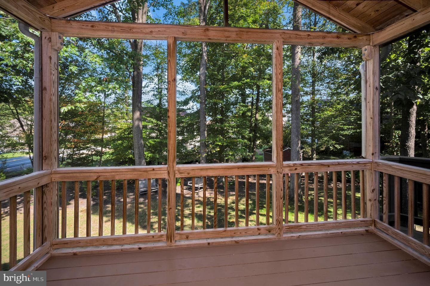 10219 Colechester Street photo 27