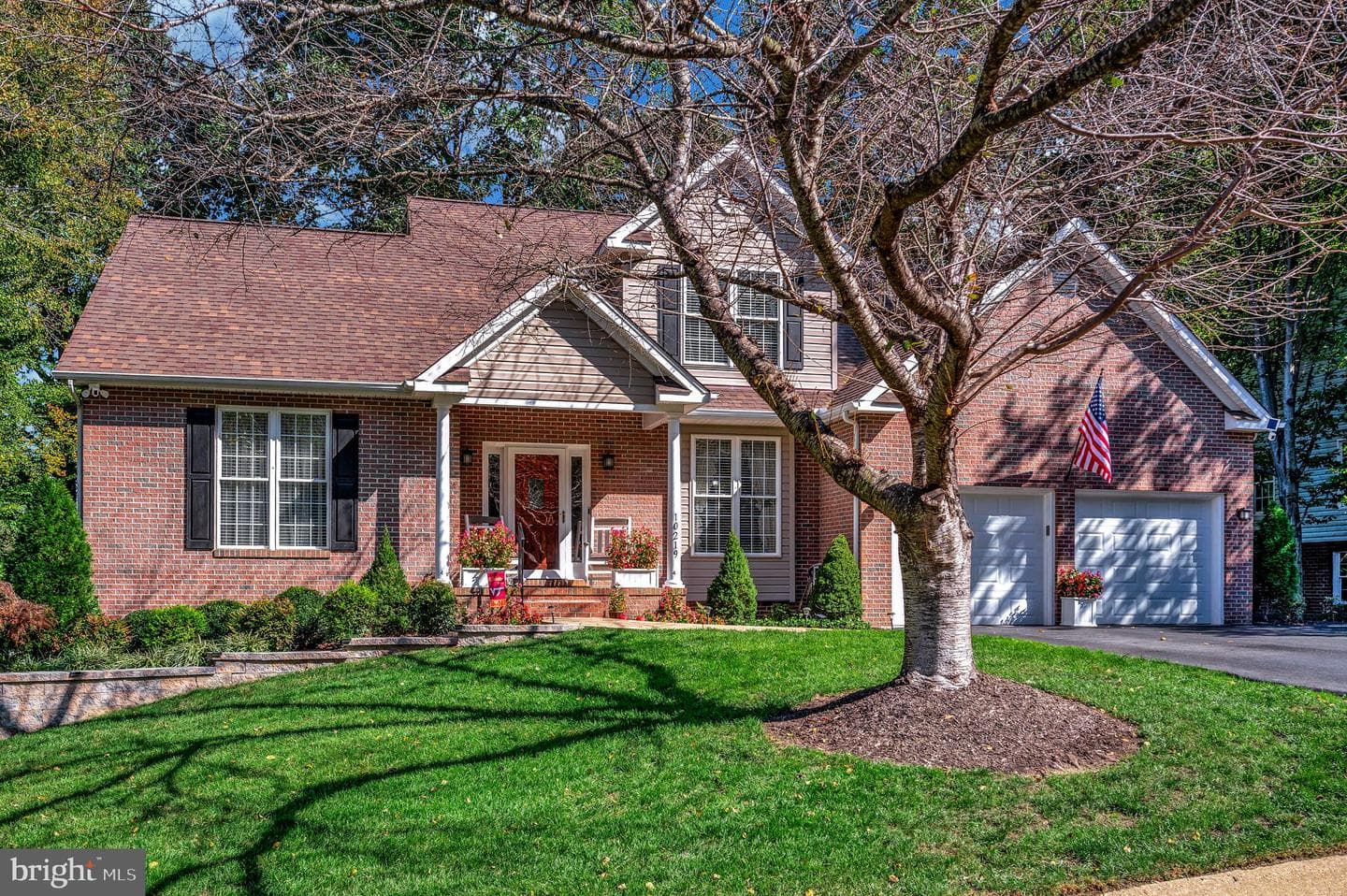 10219 Colechester Street photo 3