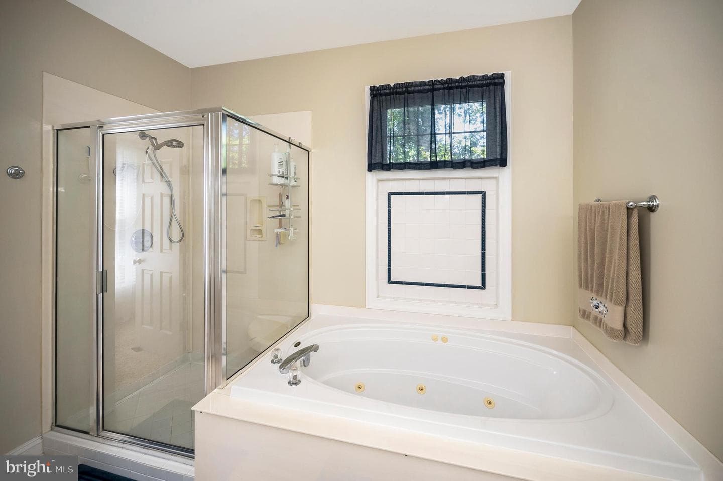 10219 Colechester Street photo 34