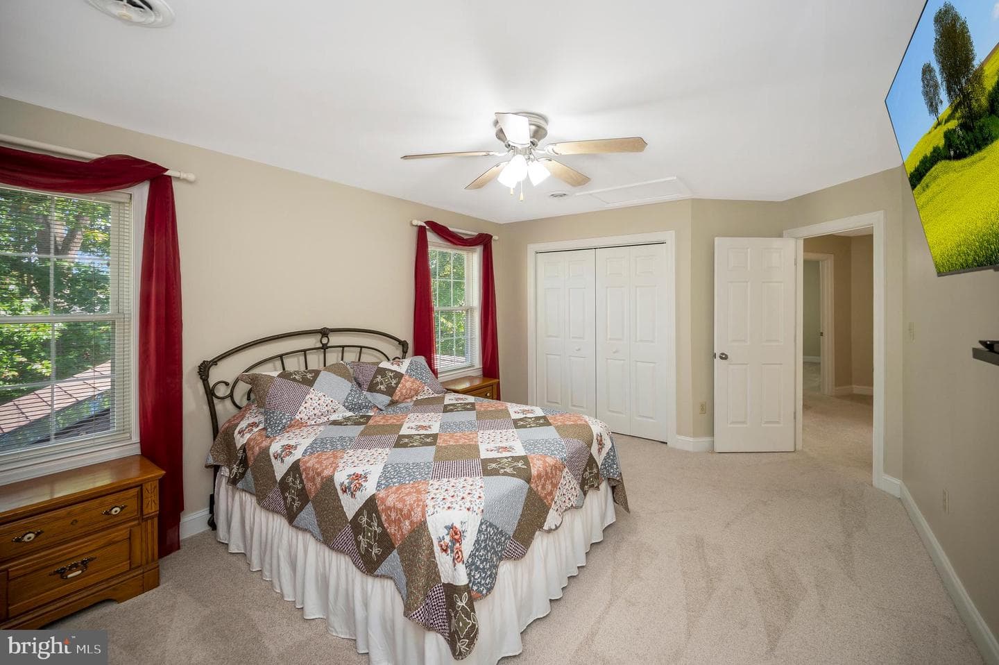 10219 Colechester Street photo 37