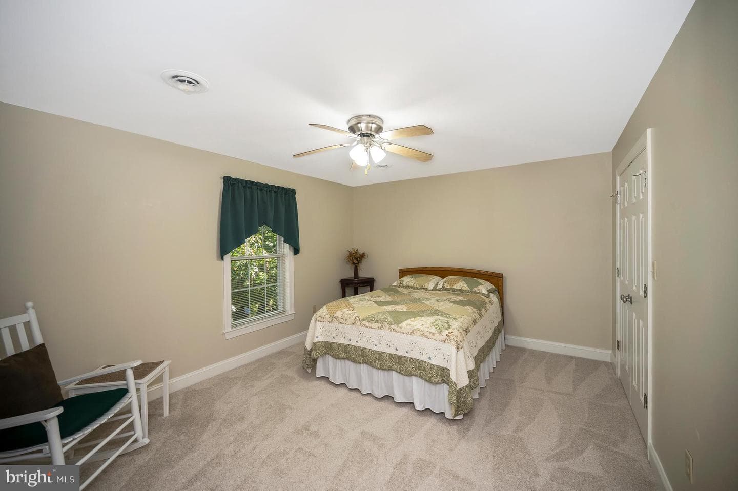 10219 Colechester Street photo 38