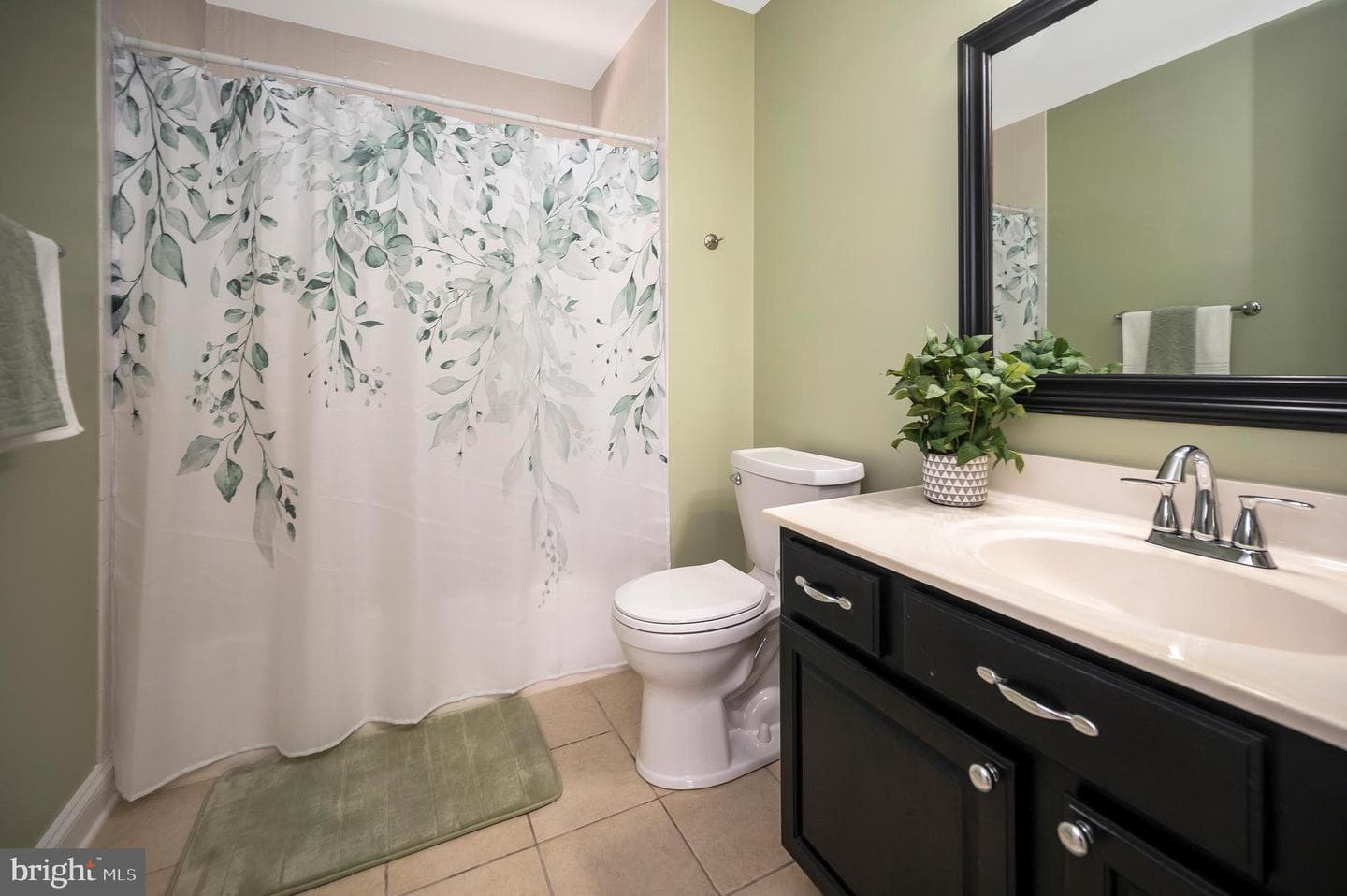 10219 Colechester Street photo 42