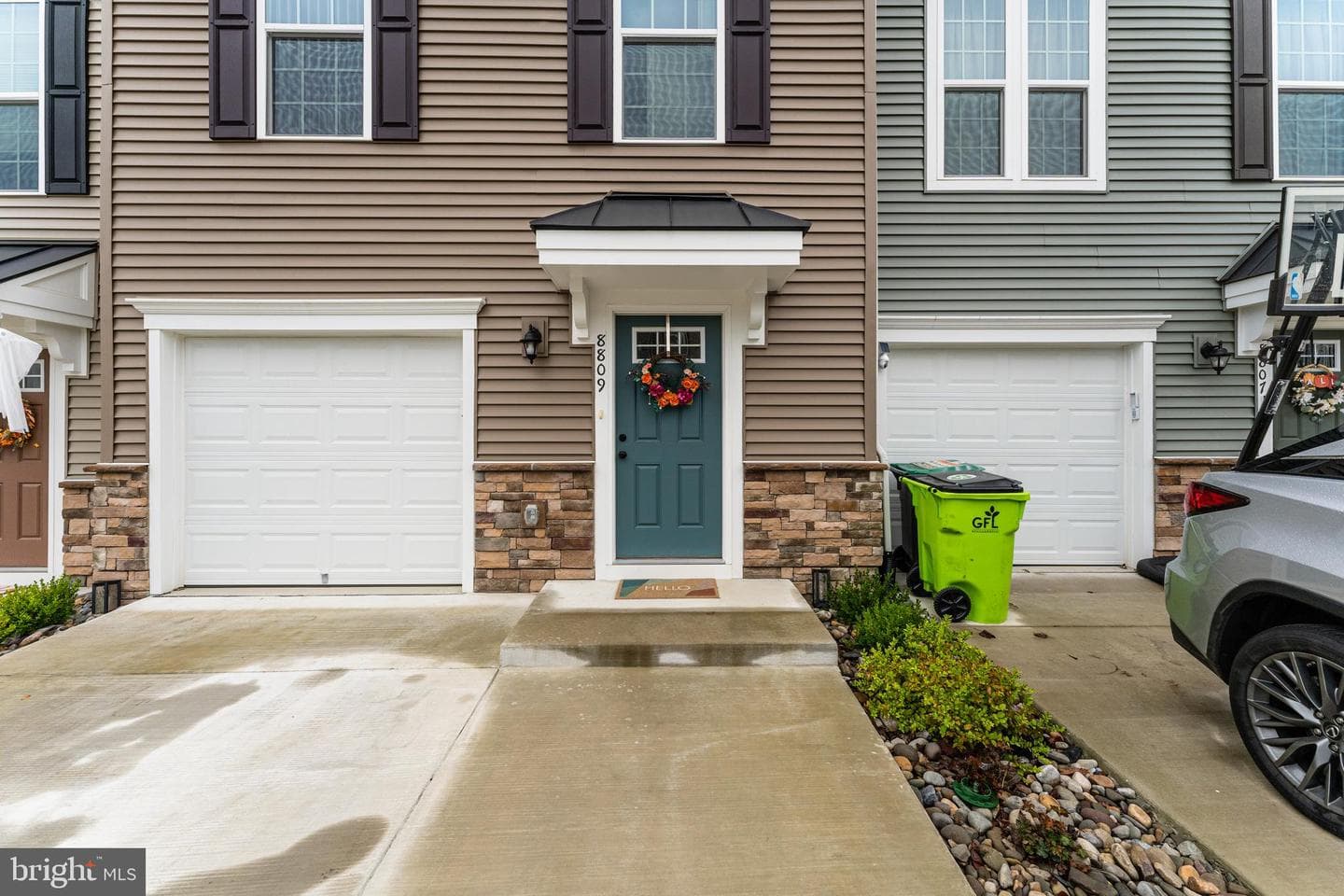 8809 Stevenson Lane photo 3