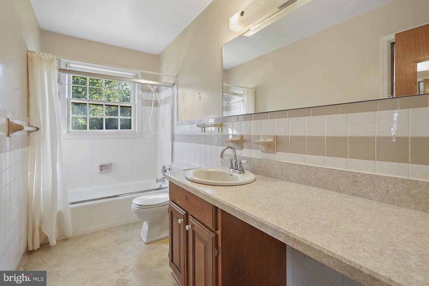 100 Lombardy Drive photo 17