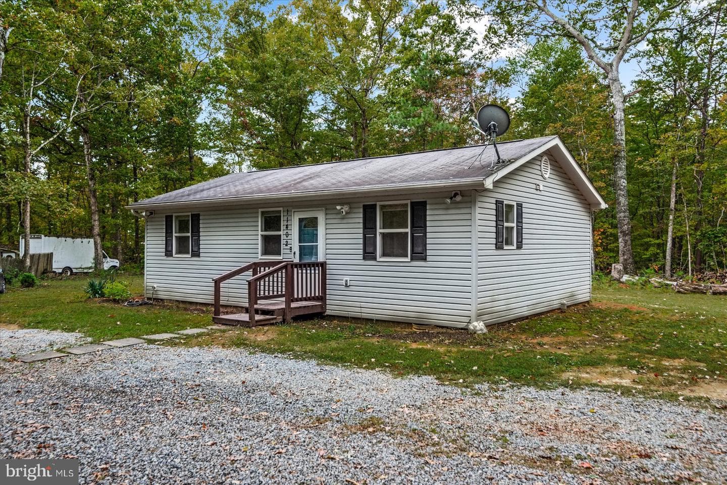 11402 Railroad Lane photo 3