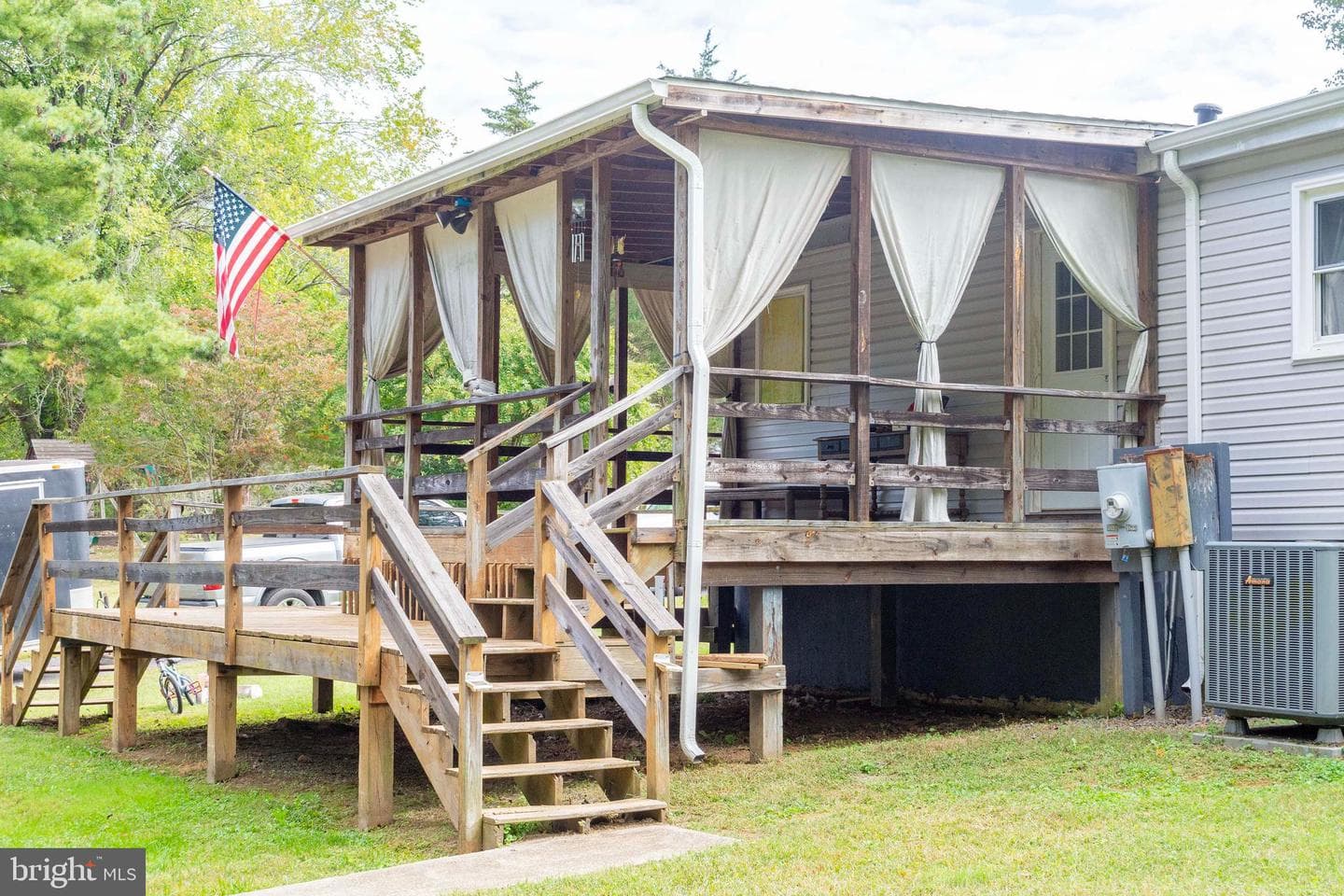 5924 Bradley Lane photo 4