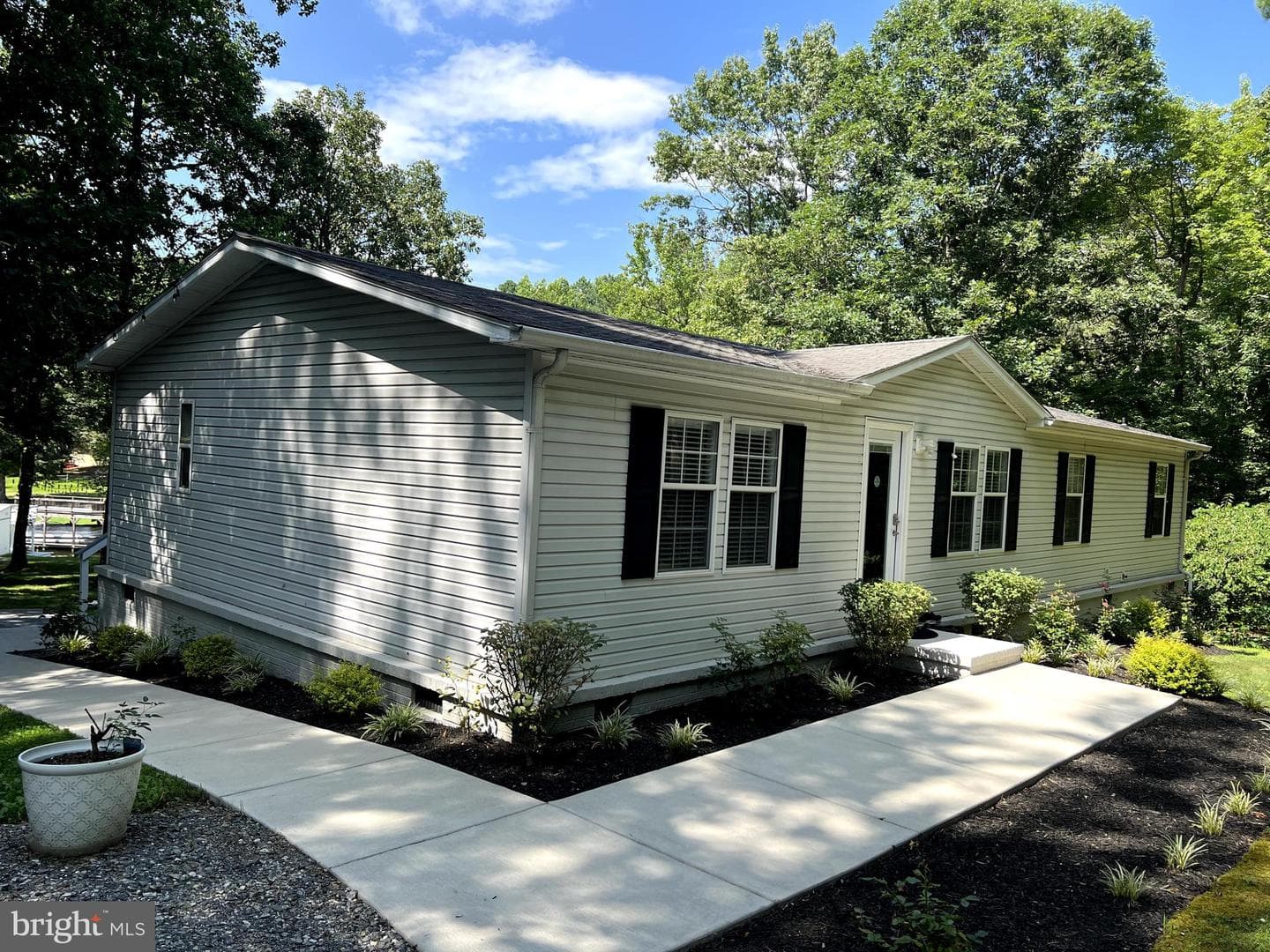 3322 River Bend Court photo 1