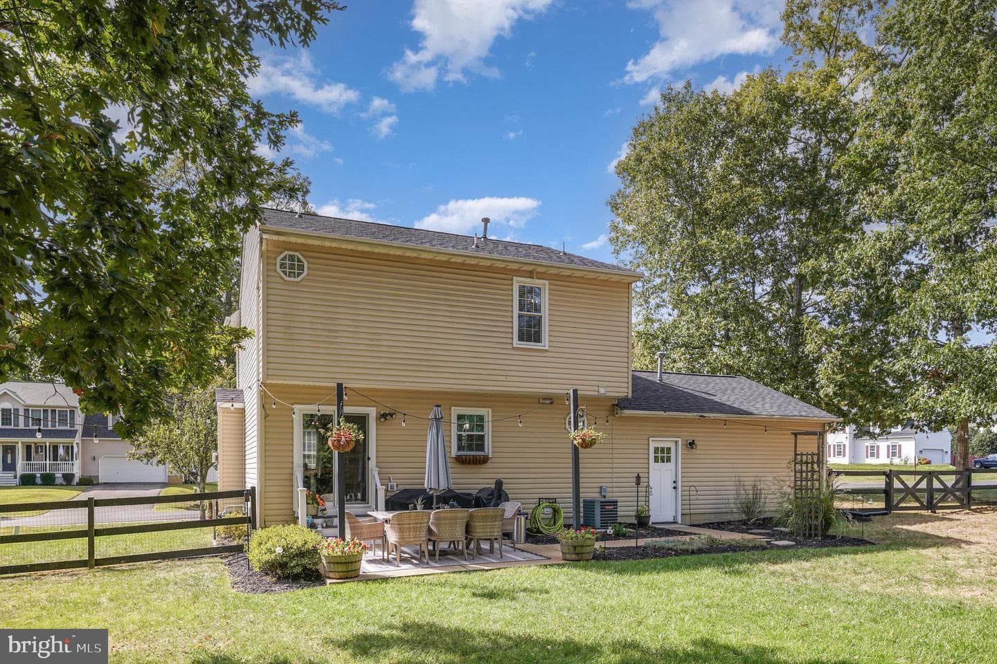 9811 Elm Street photo 24