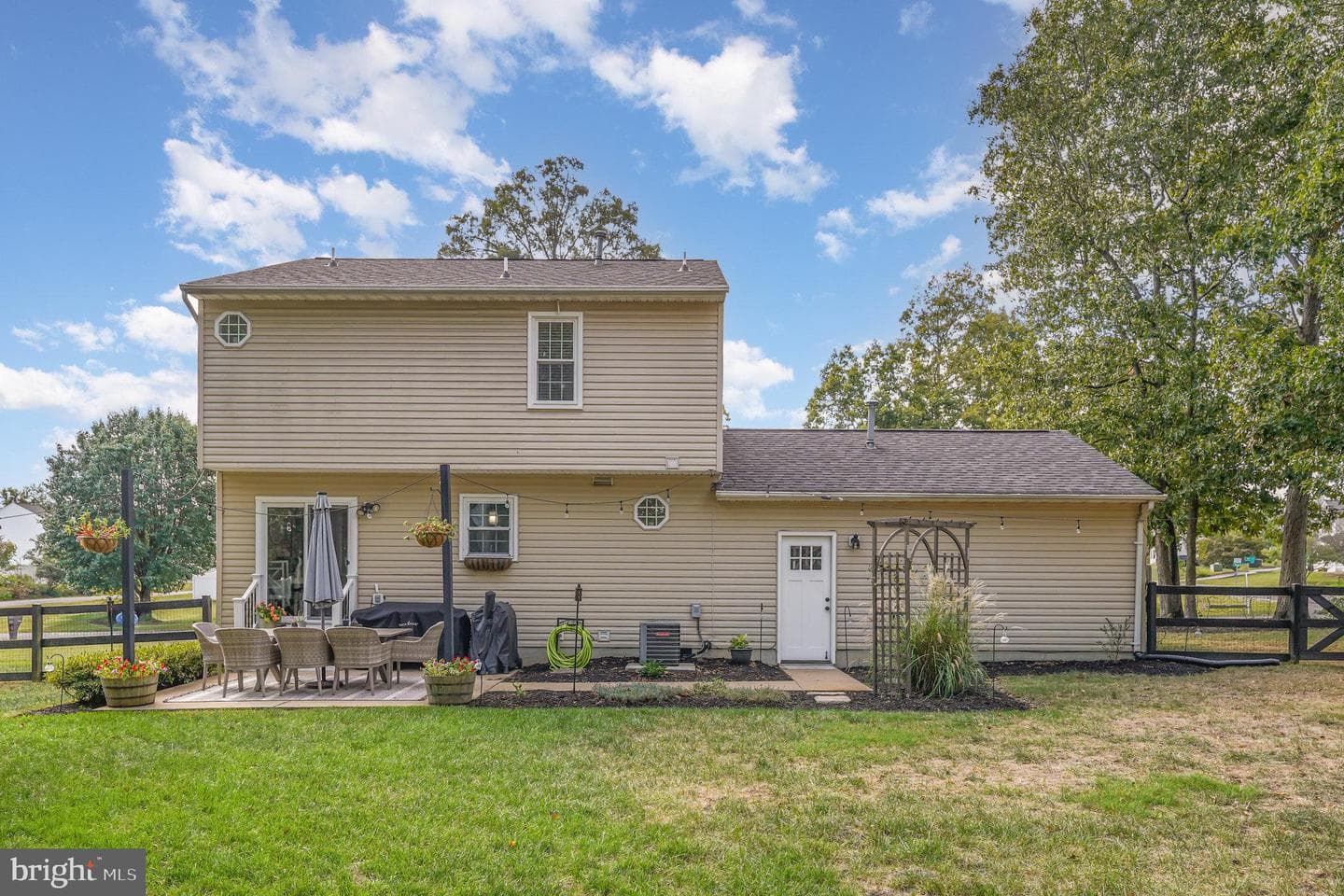 9811 Elm Street photo 26