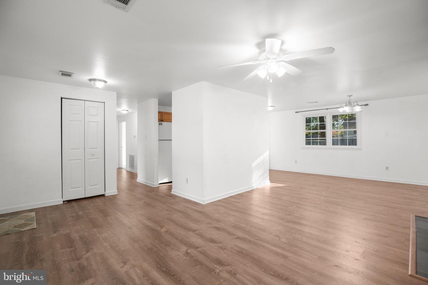 5522 Larch Street photo 6