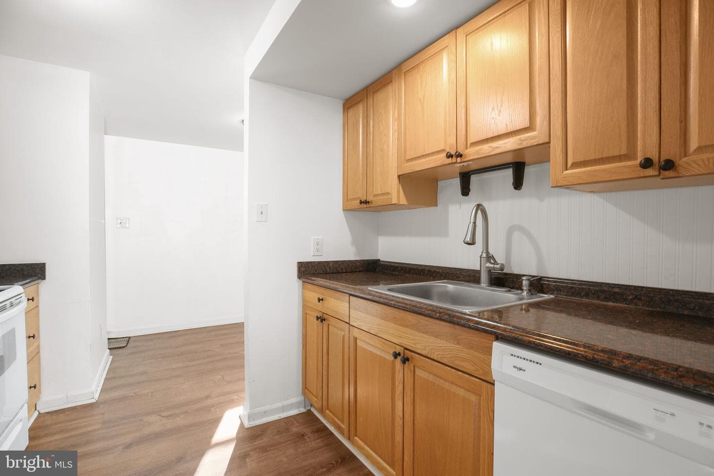 5522 Larch Street photo 9